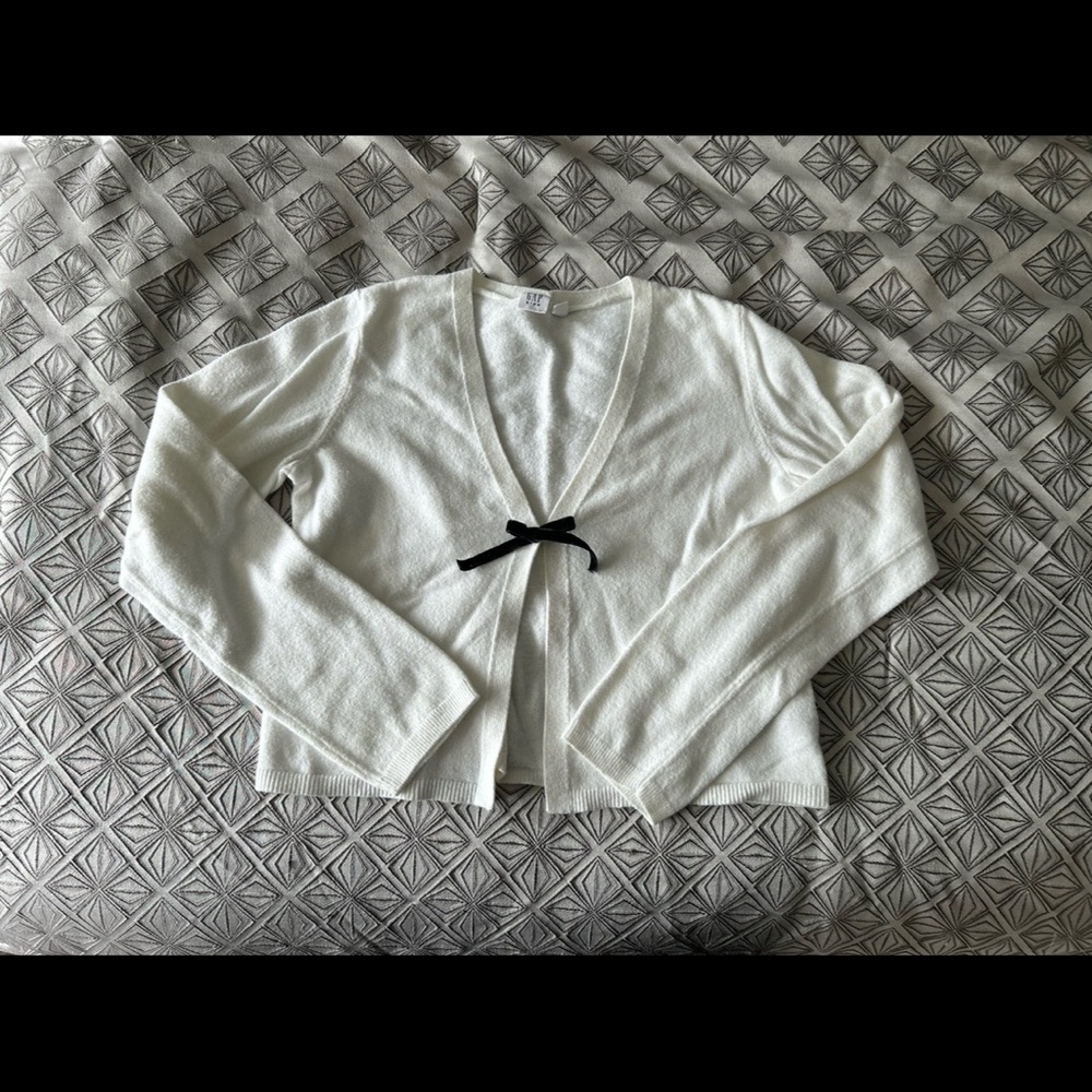 GAP kids girls Black and White Cardigan Sweater. NWOT